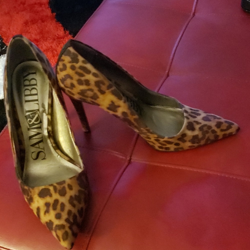 Shoes - Picture 1 of 6